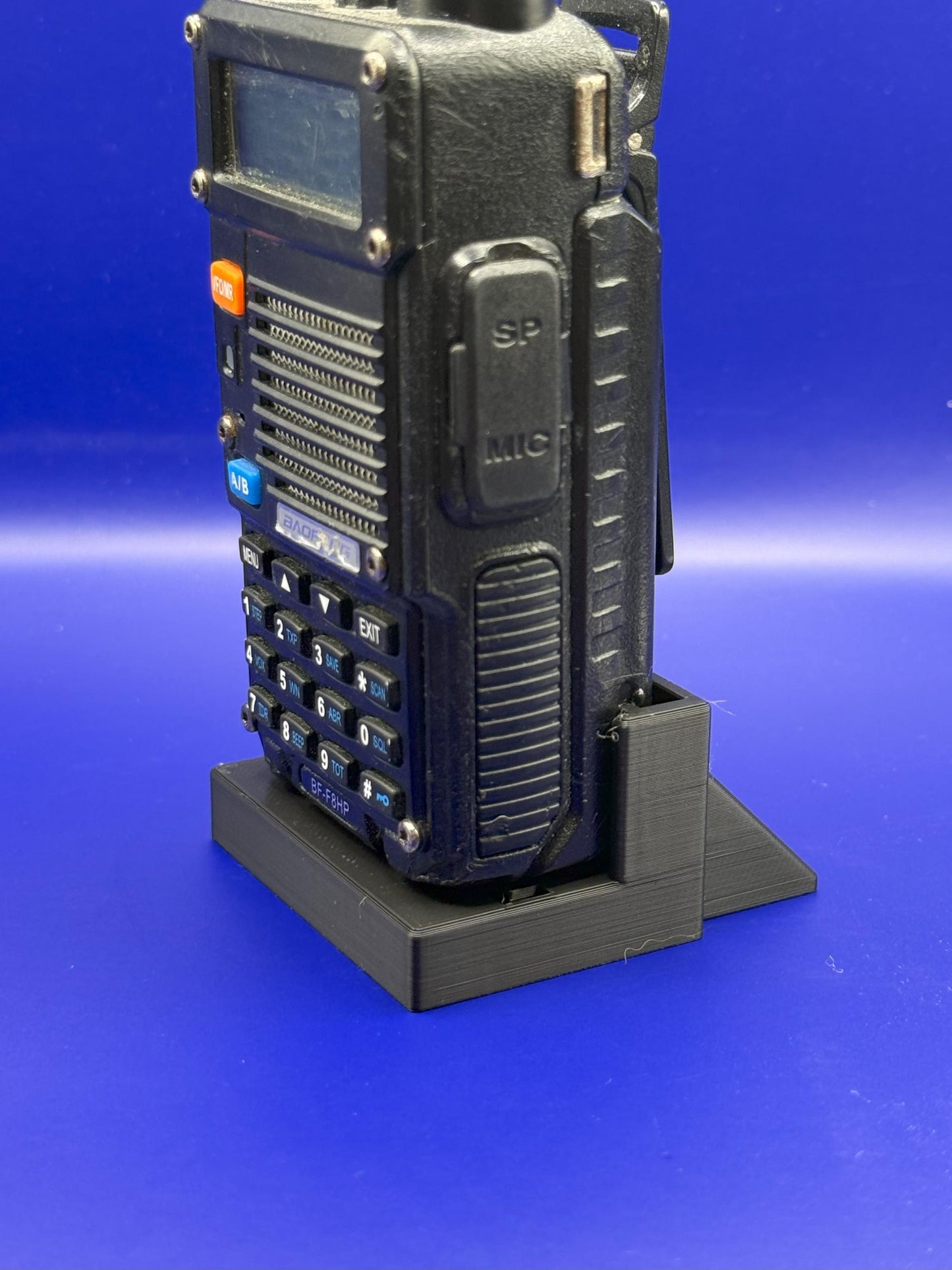 Baofeng BF-F8HP, UV-5X3, and most UV-5R Variants Desk Stand / Mount with Customizable Call Sign