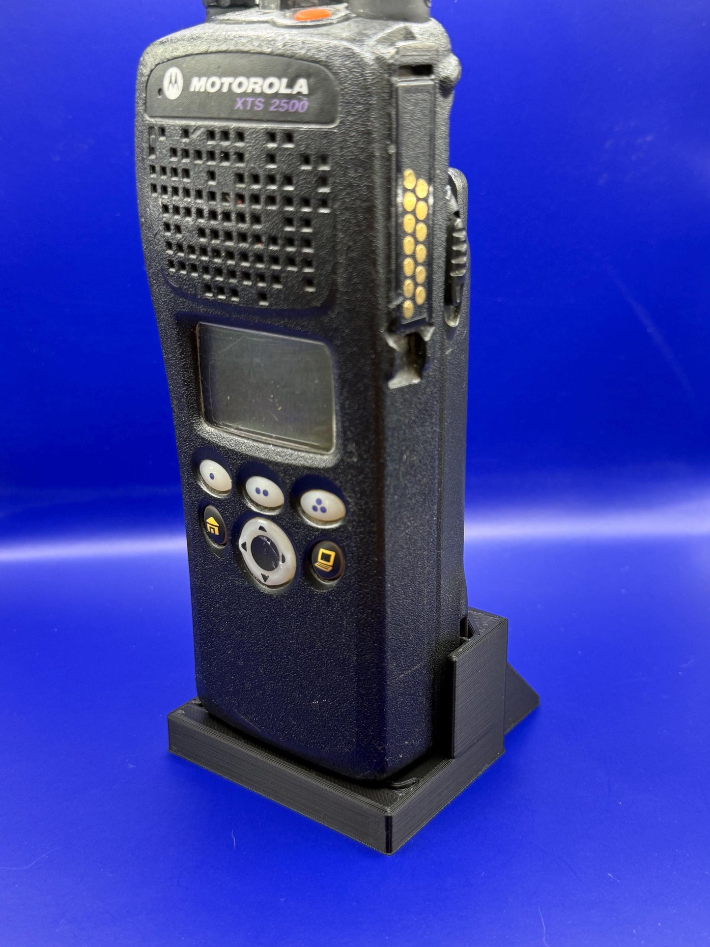 Motorola XTS 2500 Desk Stand / Mount with Customizable Call Sign